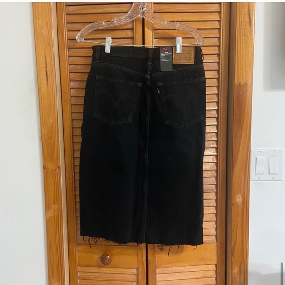 NEW Levi's Black Deconstructed Denim Pencil Skirt - Picture 11 of 12